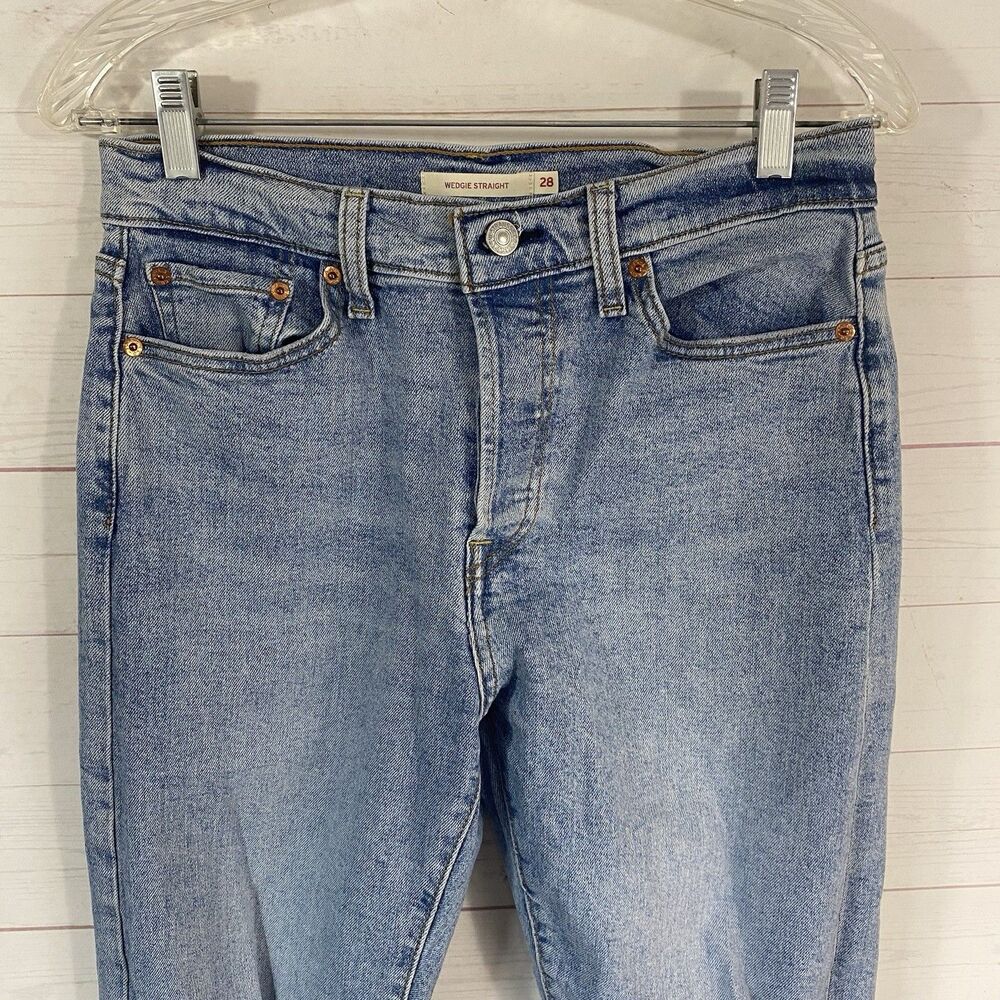 Levi's Womens Wedgie Straight Crop Jeans Size 28 Blue Button Fly Stretch - Picture 2 of 13